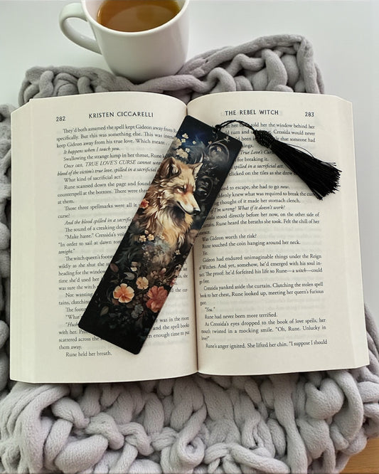 Wolf Wooden Bookmark [E]